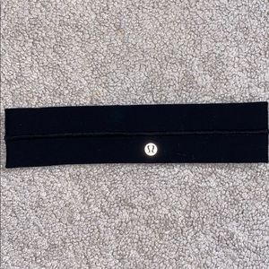 [FREE WITH LULU PURCHASE] NWOT lululemon headband
